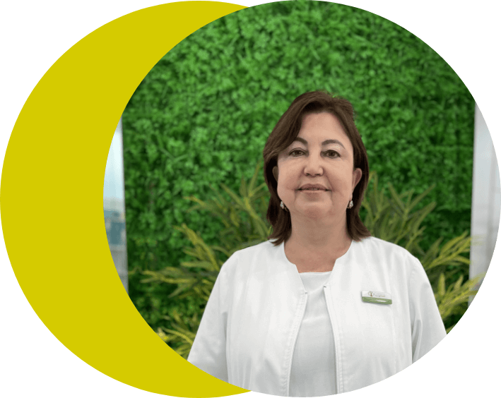 alt="foto de la Alfonsa la titular de Farmacia La Explanada"